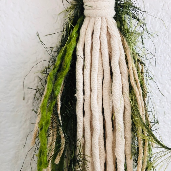 Handmade macrame owl - Picture 5 of 7